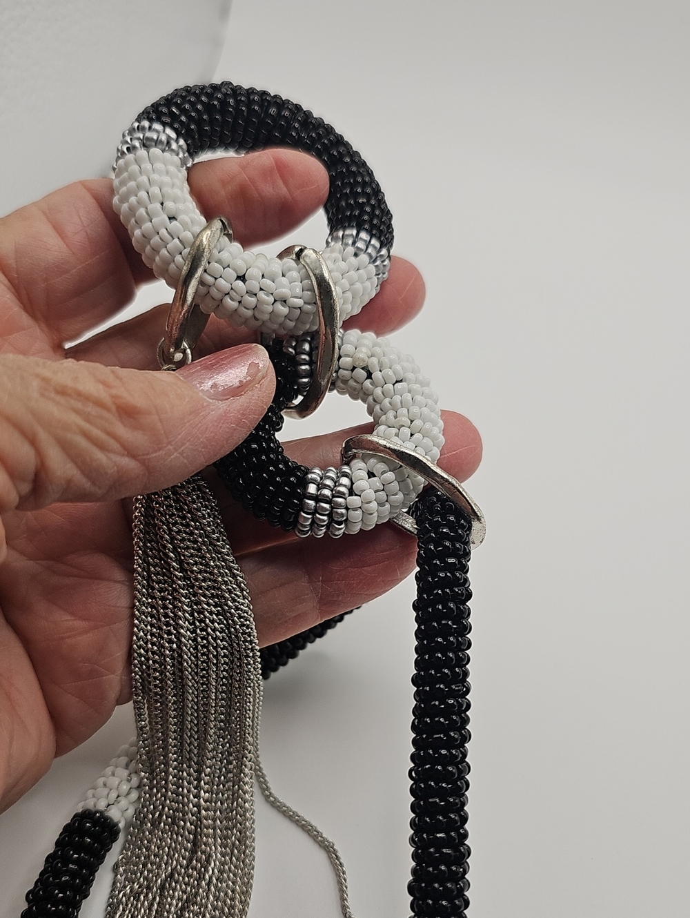 Elegant Black & White Seed Beaded Link Necklace W/ Silver Tassel Made By CHICOS - Picture 5 of 6